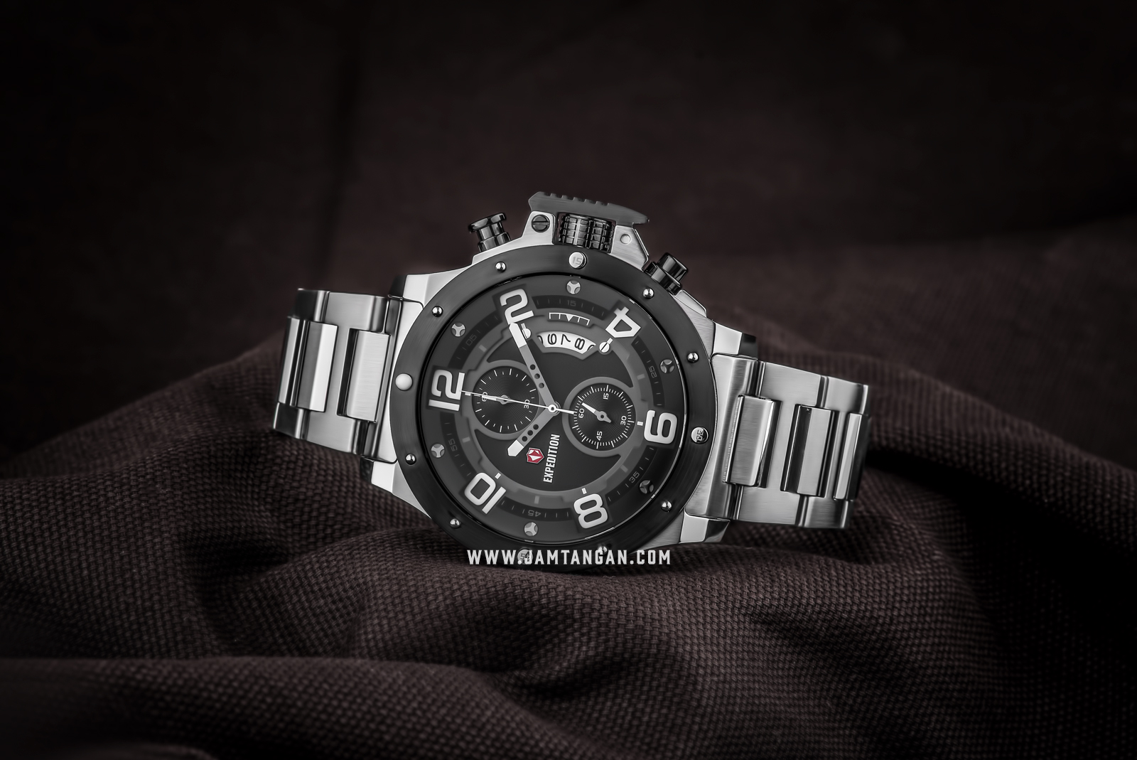 Expedition E 6750 MC BTBBA Chronograph Men Black Dial Stainless Steel Strap Machtwatch